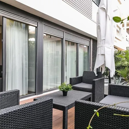 Z-suites Aparthotel *