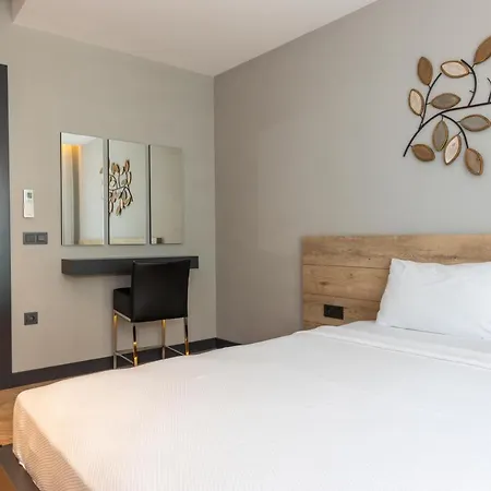 Z-suites Aparthotel 4*