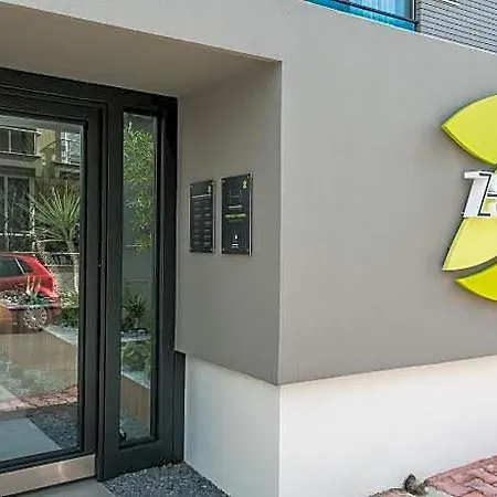 Z-suites Aparthotel