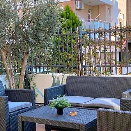 Ξενοδοχείο με διαμερίσματα Z-suites 4*