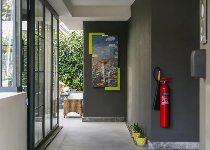 Ξενοδοχείο με διαμερίσματα Z-suites 4*