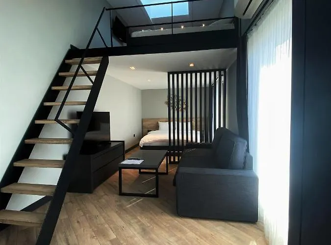 Ξενοδοχείο με διαμερίσματα Z-suites 4*