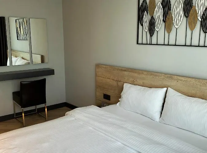 Z-suites Ξενοδοχείο με διαμερίσματα 4*
