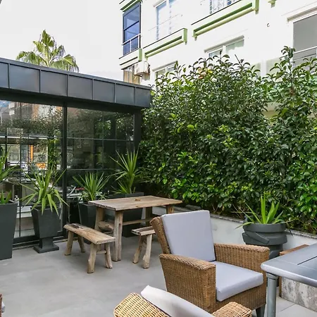 Ξενοδοχείο με διαμερίσματα Z-suites 4*