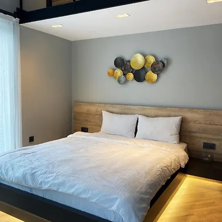 Z-suites Ξενοδοχείο με διαμερίσματα 4*
