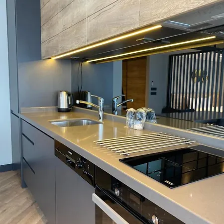 Z-suites Ξενοδοχείο με διαμερίσματα 4*